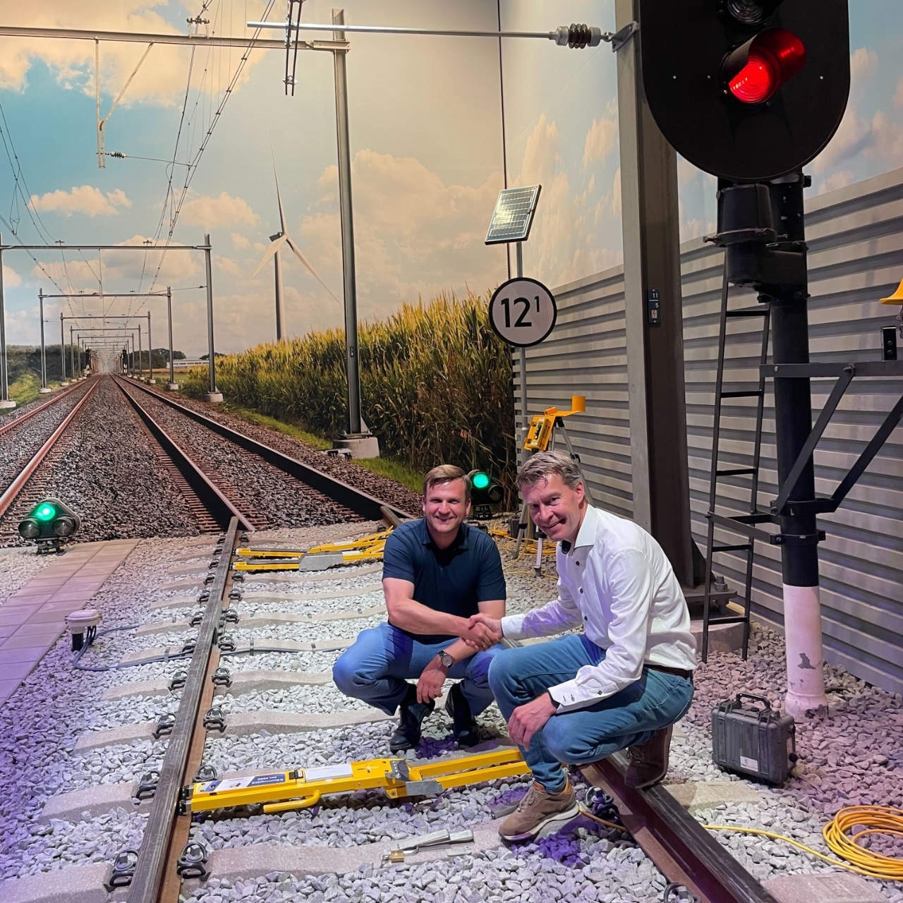 Cooperation P&T and DI - increase railway uptime - improve track worker safety - ZKL 3000